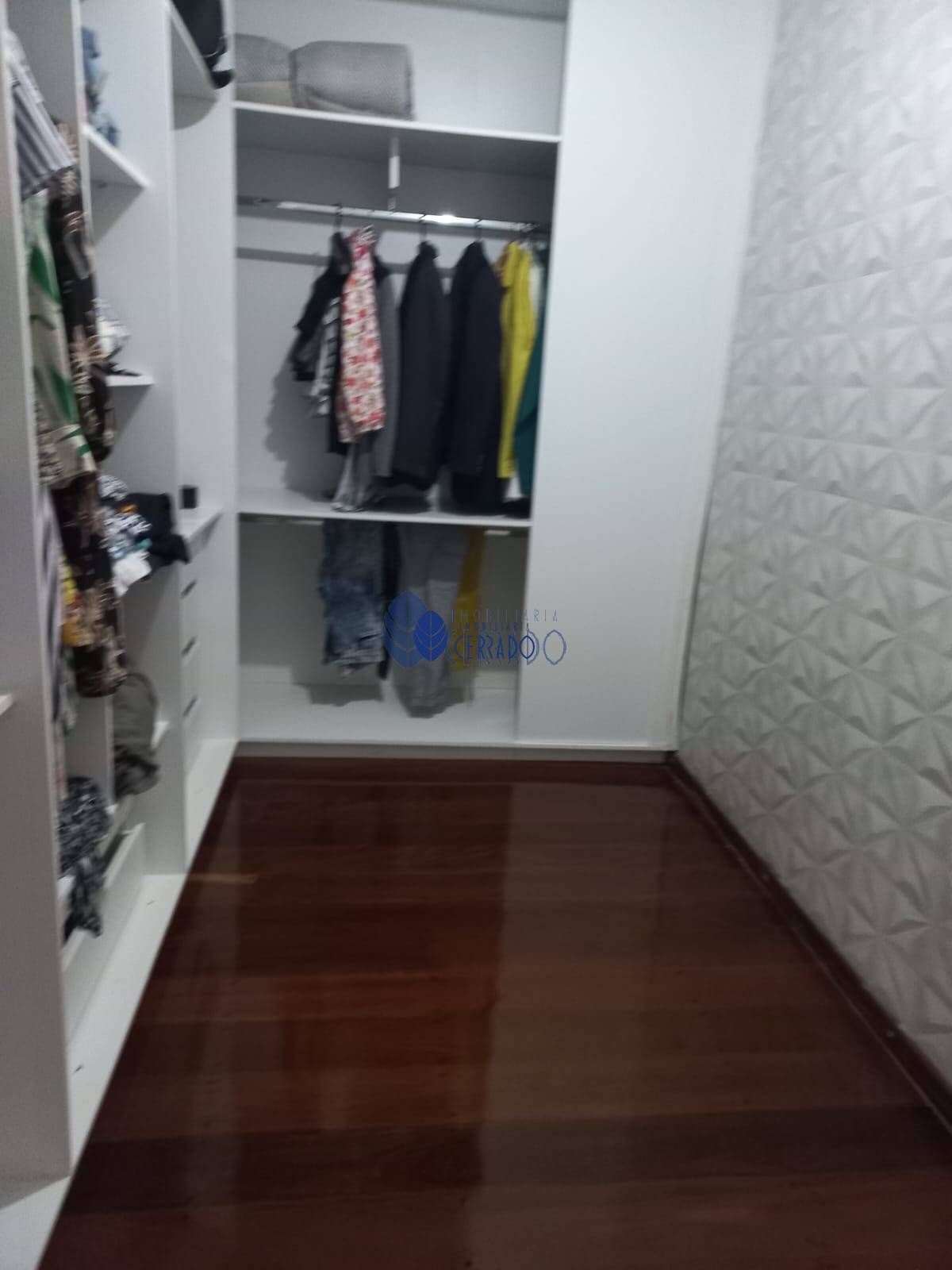 Casa com 4 Dormitórios à venda, 350 m² por R$ 700.000,00