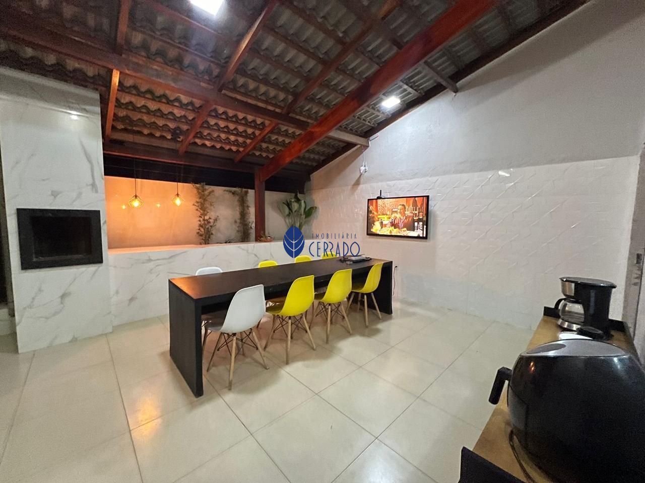 Casa à venda com 3 quartos, 140m² - Foto 1