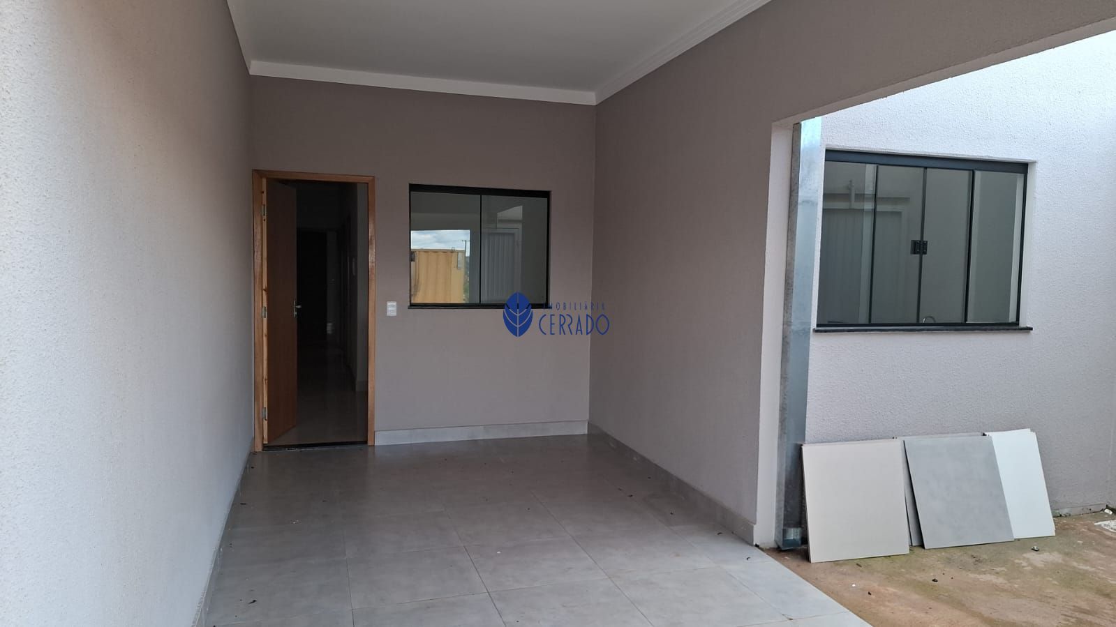 Casa à venda com 3 quartos, 105m² - Foto 1