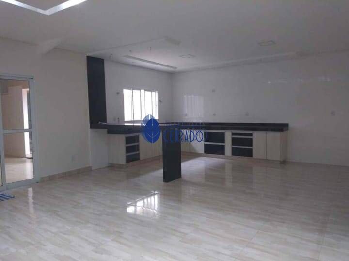 Casa com 5 Dormitórios à venda, 295 m² por R$ 750.000,00