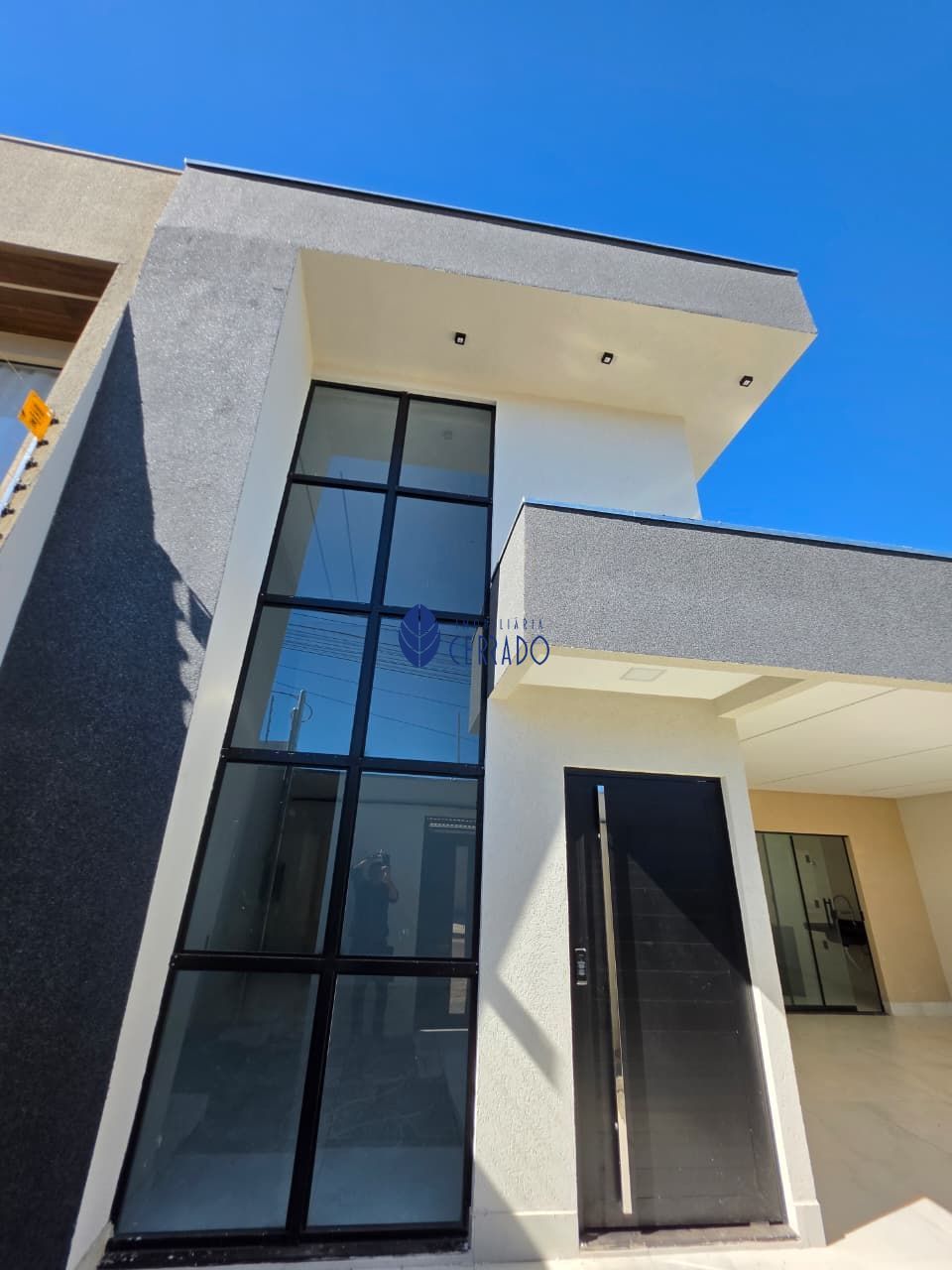 Casa à venda no bairro jardim itália – com piscina e área go