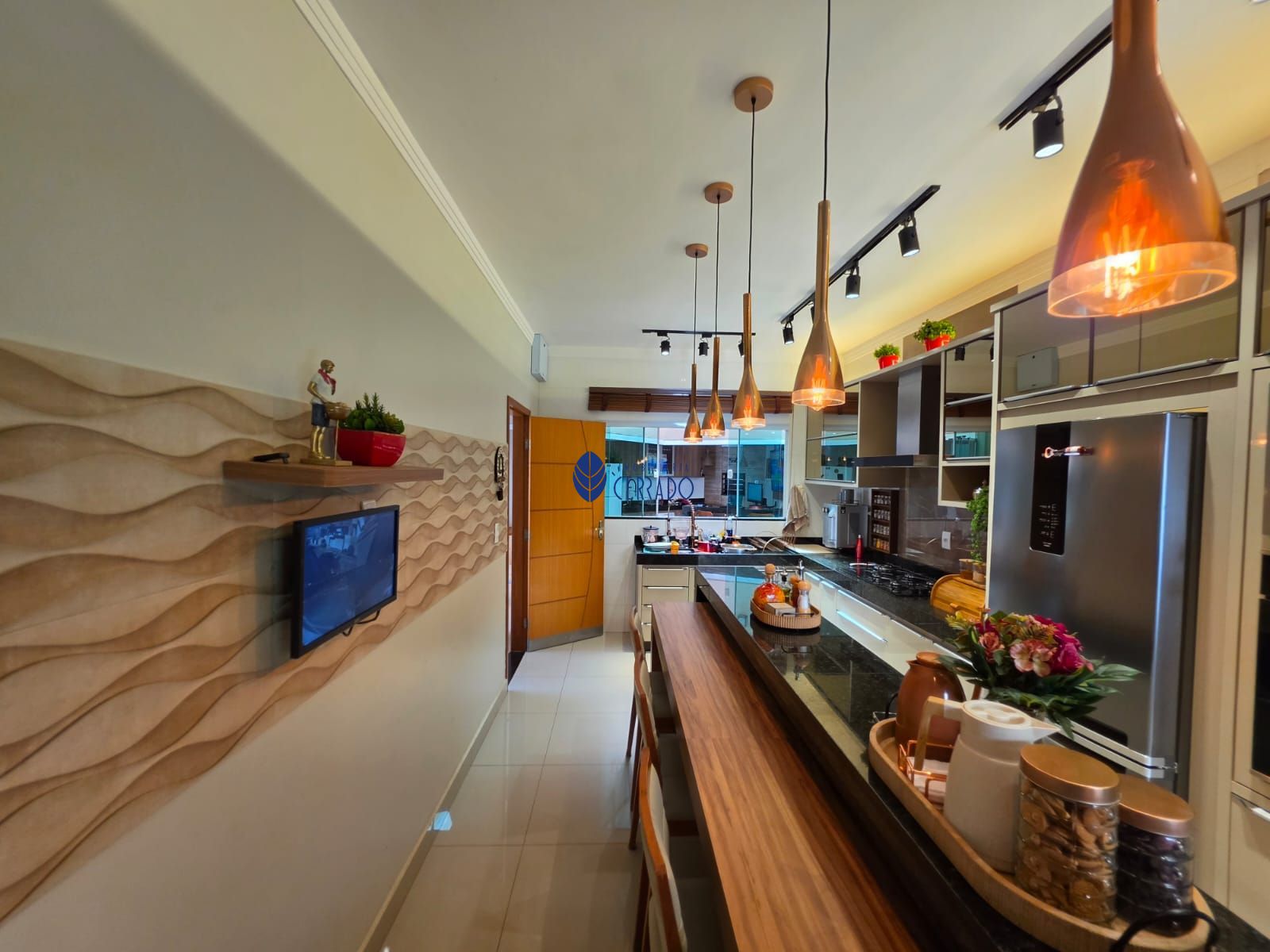 Casa de alto padrão com 3 quartos, suíte e ambientes climati