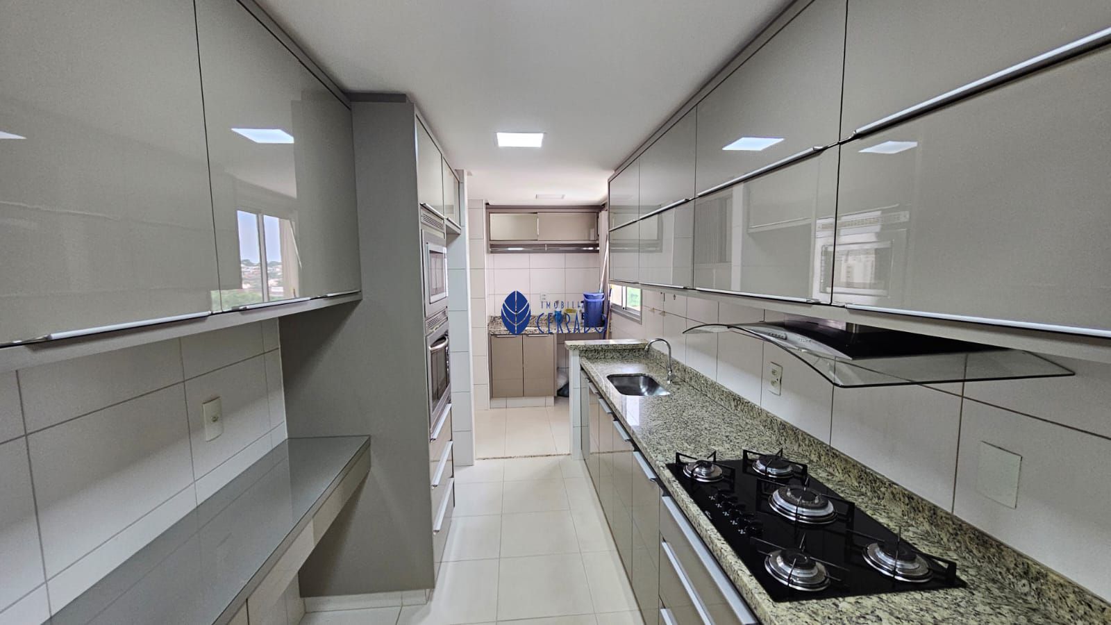 Apartamento para alugar com 3 quartos, 99m² - Foto 4