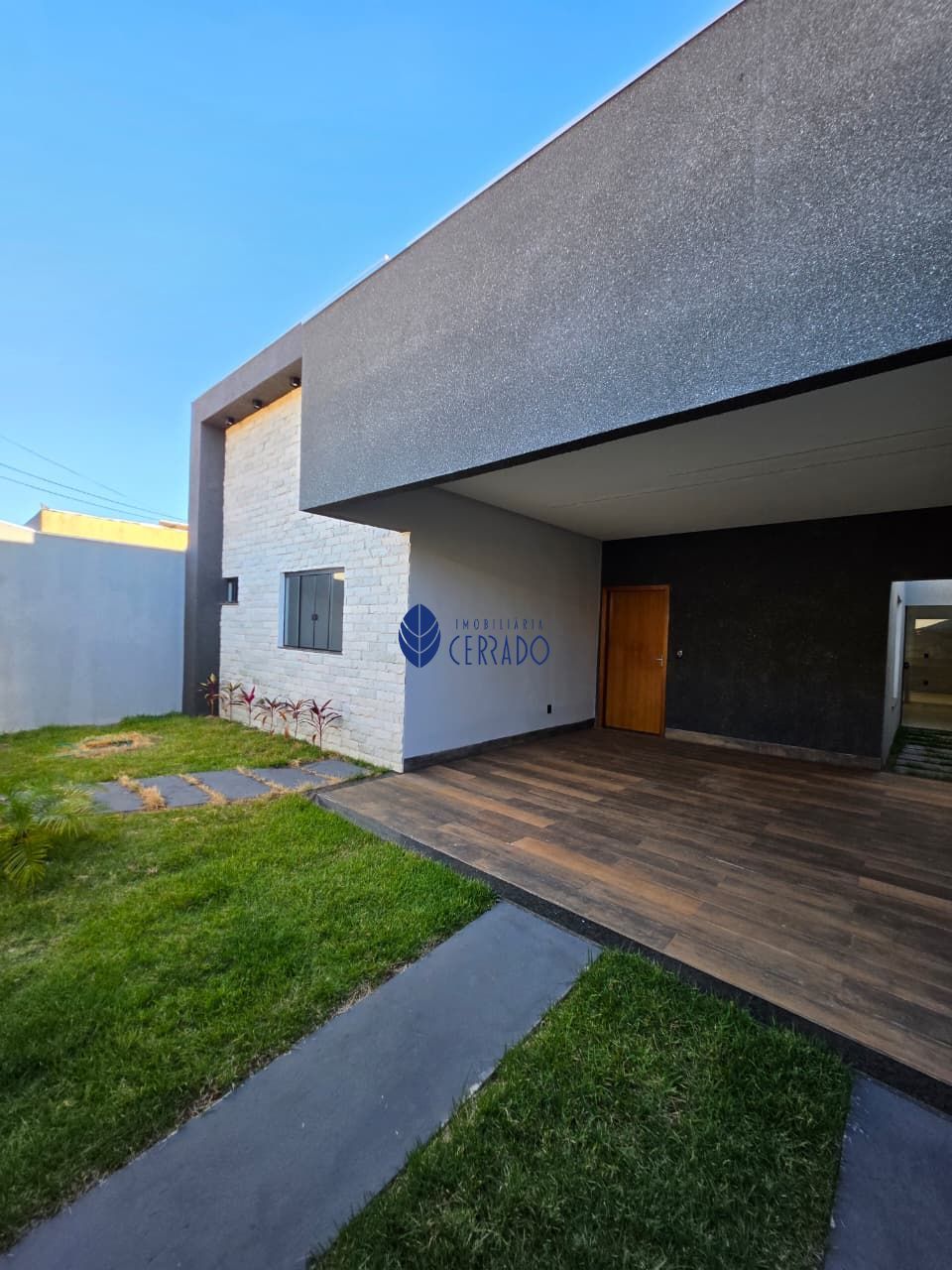 Casa moderna de alto padrão à venda no jardim itália – anápo