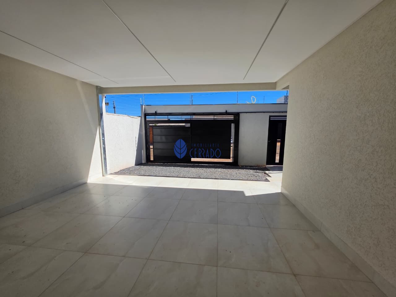 Casa à venda no bairro jardim itália – com piscina e área go