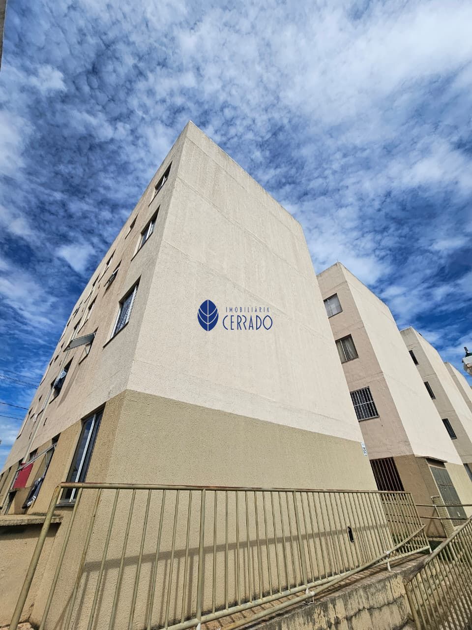 Apartamento com 2 Dormitórios à venda, 50 m² por R$ 165.000,00 Apartamento com 2 Dormitórios à venda, 50 m² por R$ 165.000,00