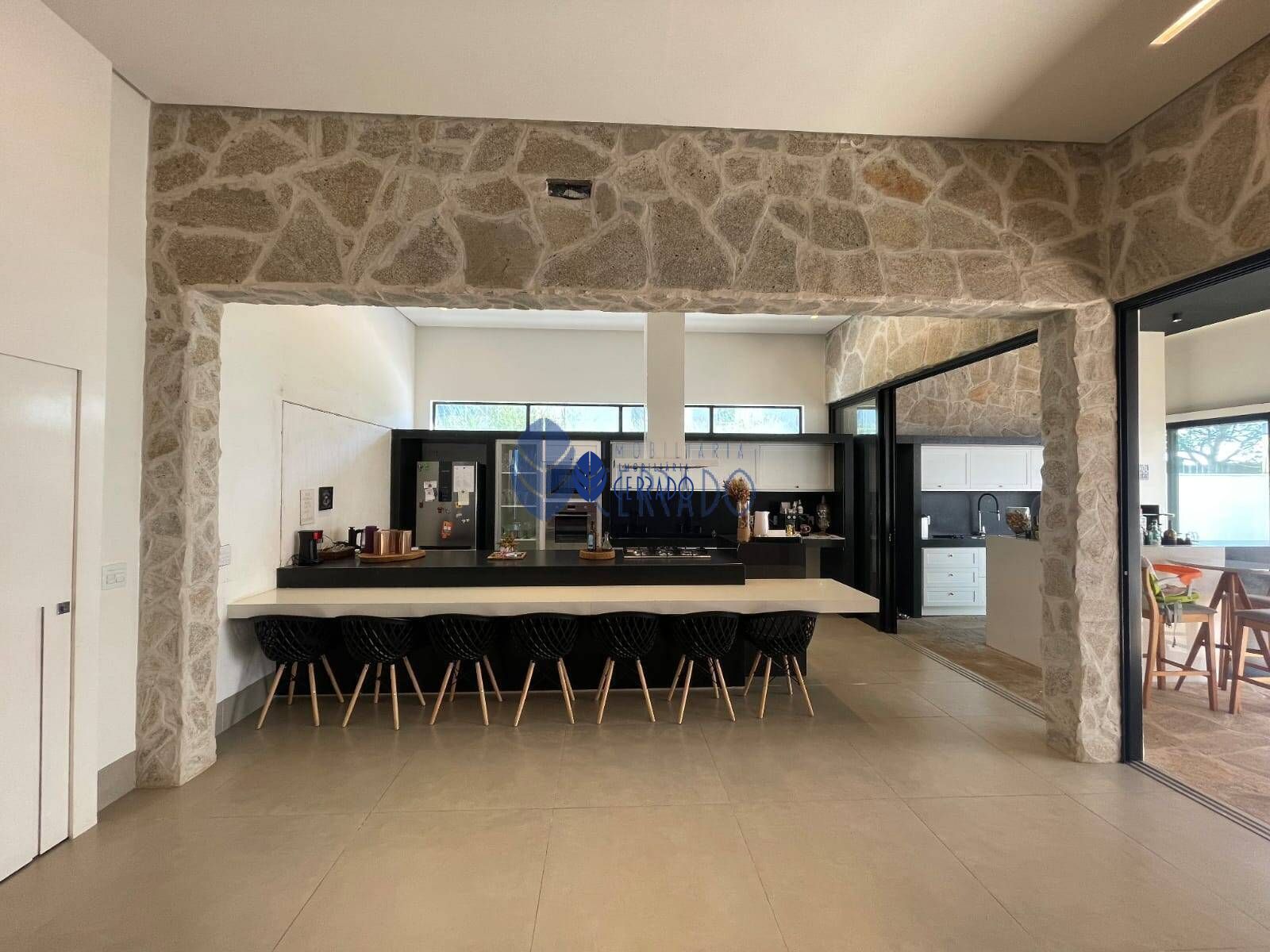 Casa em condomínio com 3 Dormitórios à venda, 250 m² por R$ 1.980.000,00