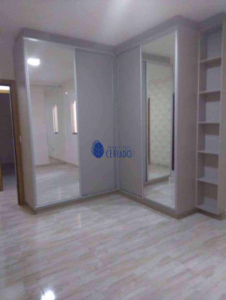 Casa com 5 Dormitórios à venda, 295 m² por R$ 750.000,00