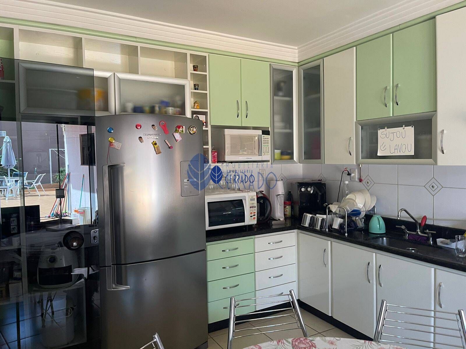 Sobrado com 3 Dormitórios à venda, 340 m² por R$ 950.000,00