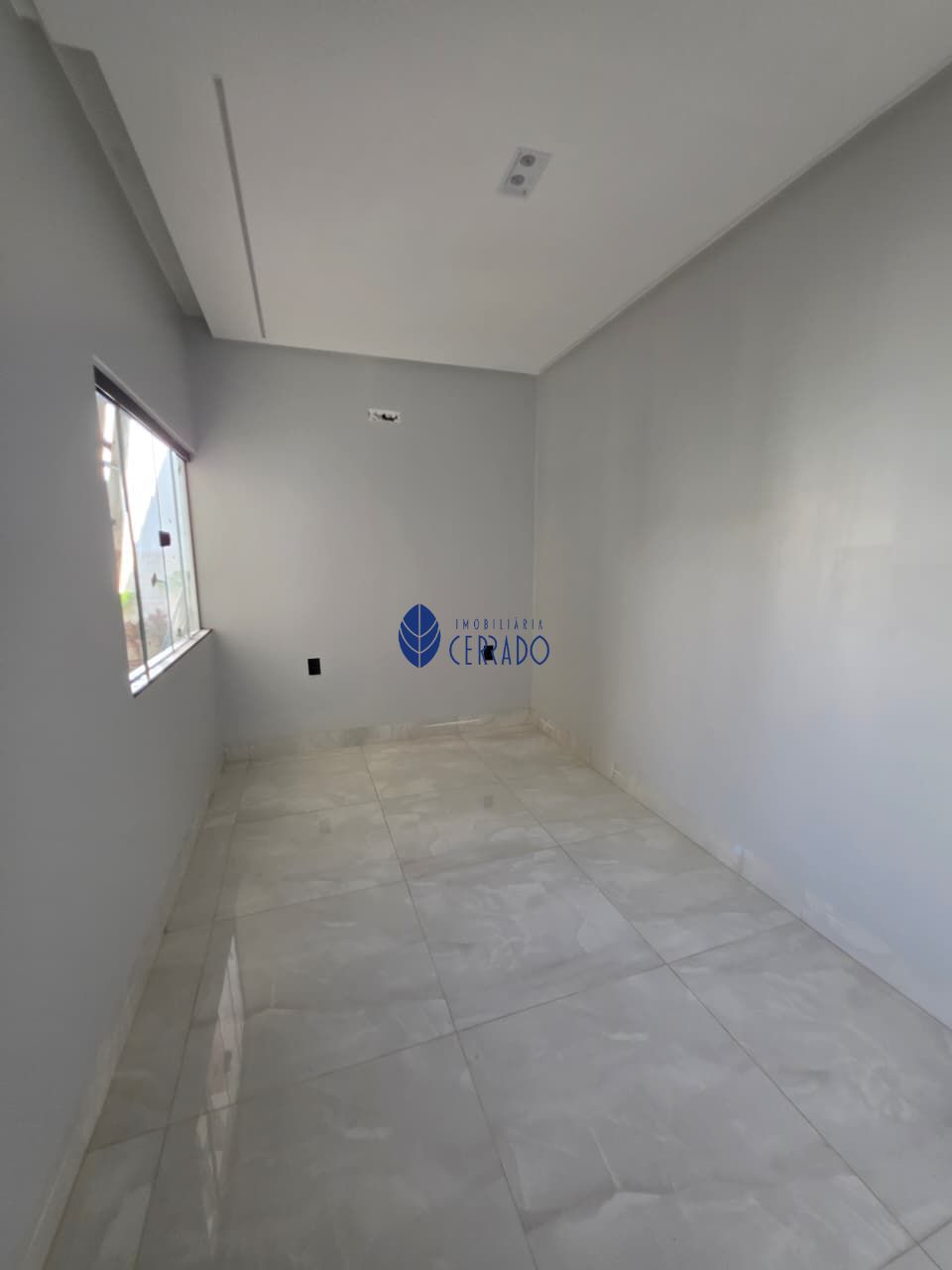 Casa à venda no bairro jardim itália – com piscina e área go