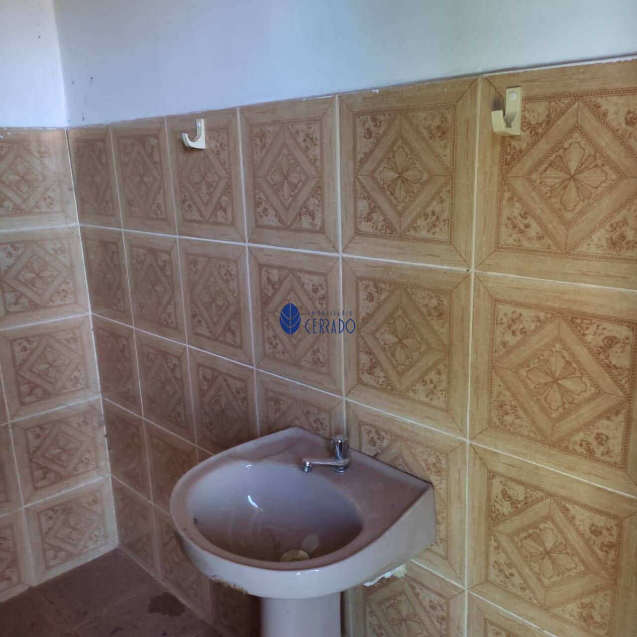 Casa com 1 Dormitórios para alugar, 80 m² por R$ 600,00 Casa com 1 Dormitórios para alugar, 80 m² por R$ 600,00