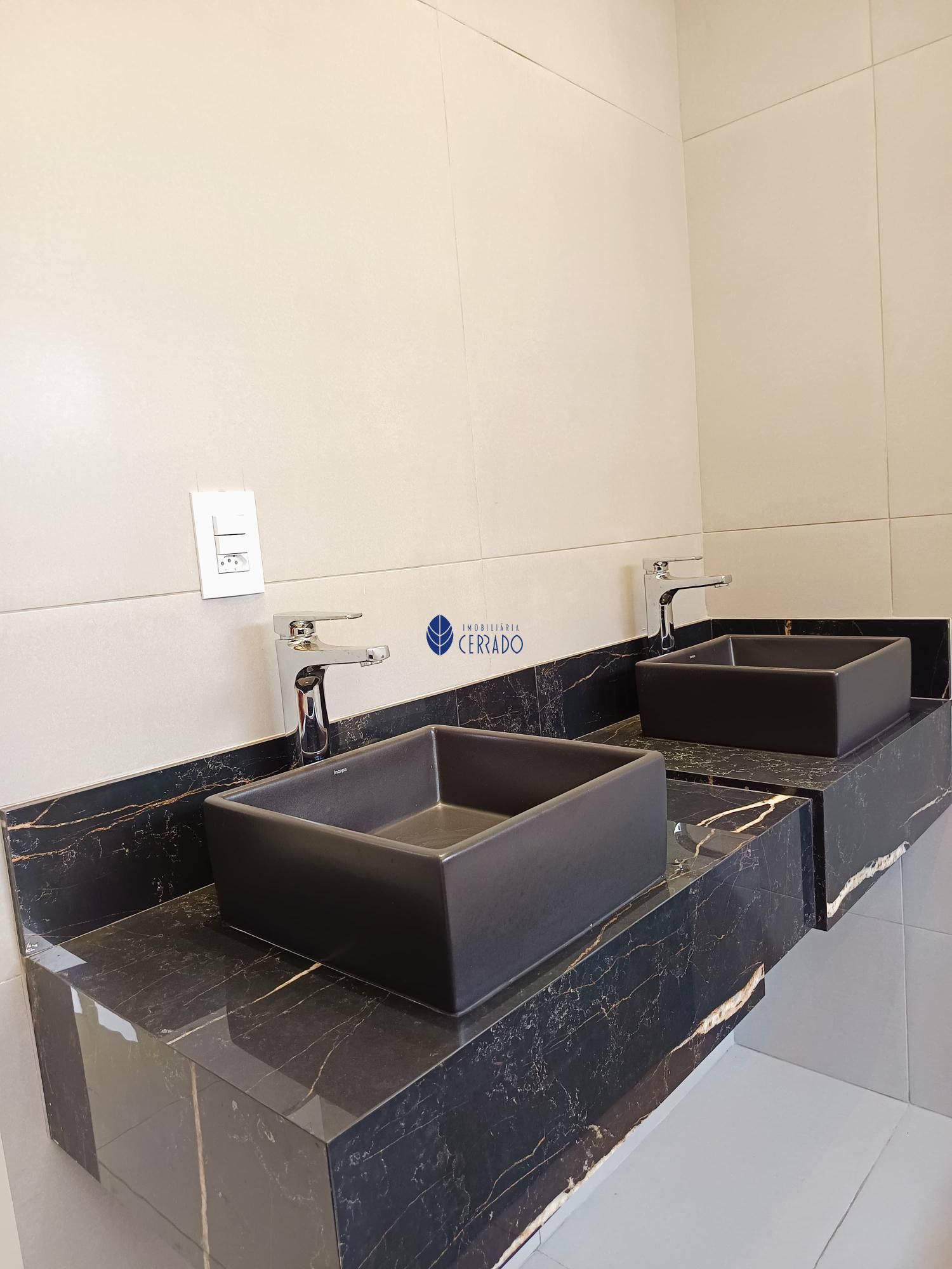 Casa em condomínio com 3 Dormitórios à venda, 207 m² por R$ 1.350.000,00