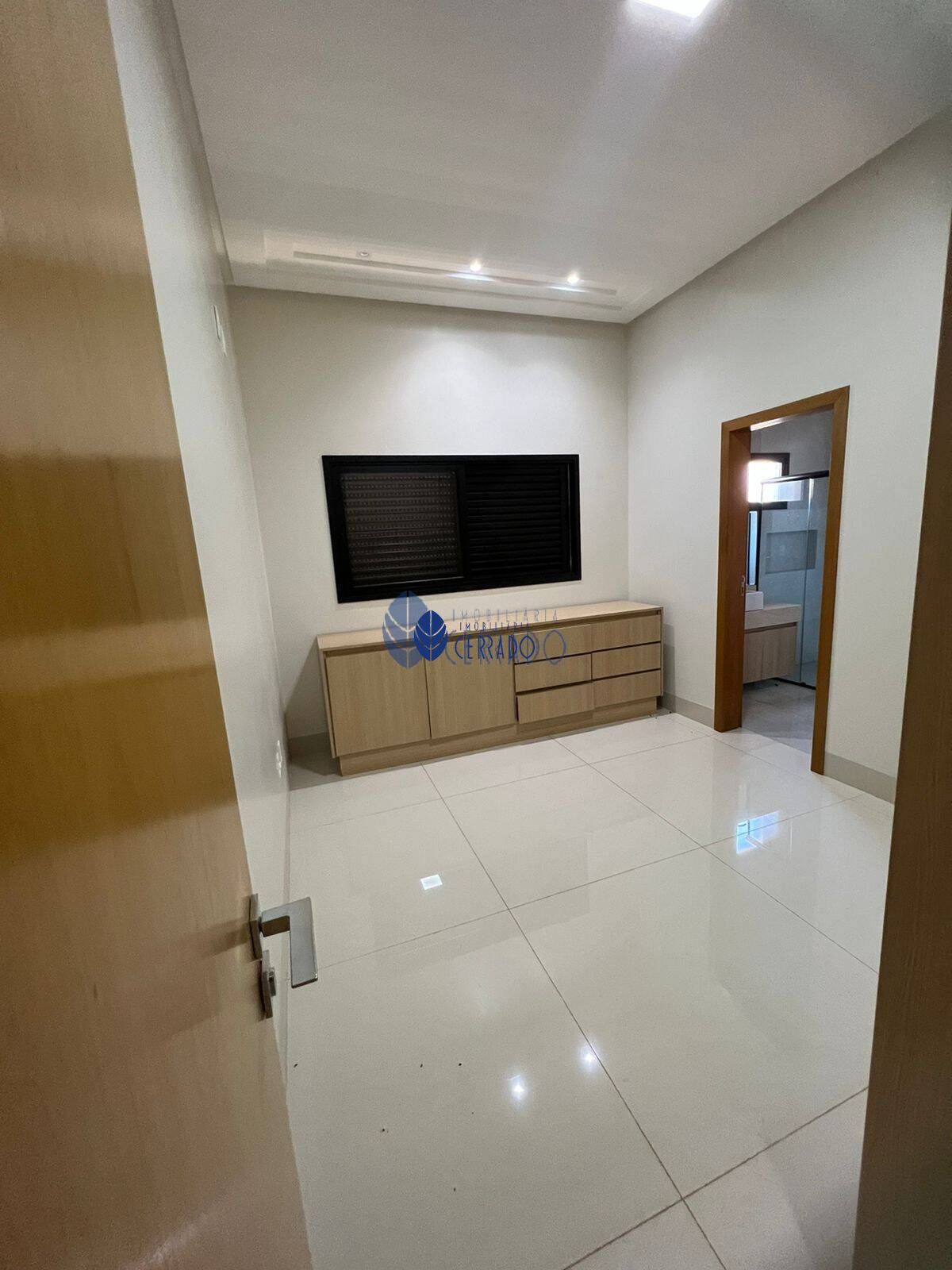 Casa à venda com 4 quartos, 245m² - Foto 16