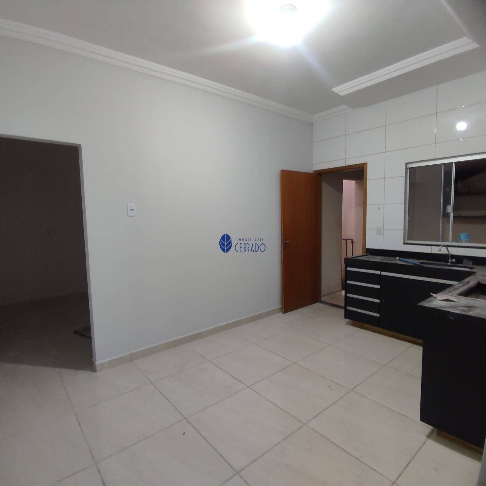 Casa para alugar com 2 quartos, 80m² - Foto 2