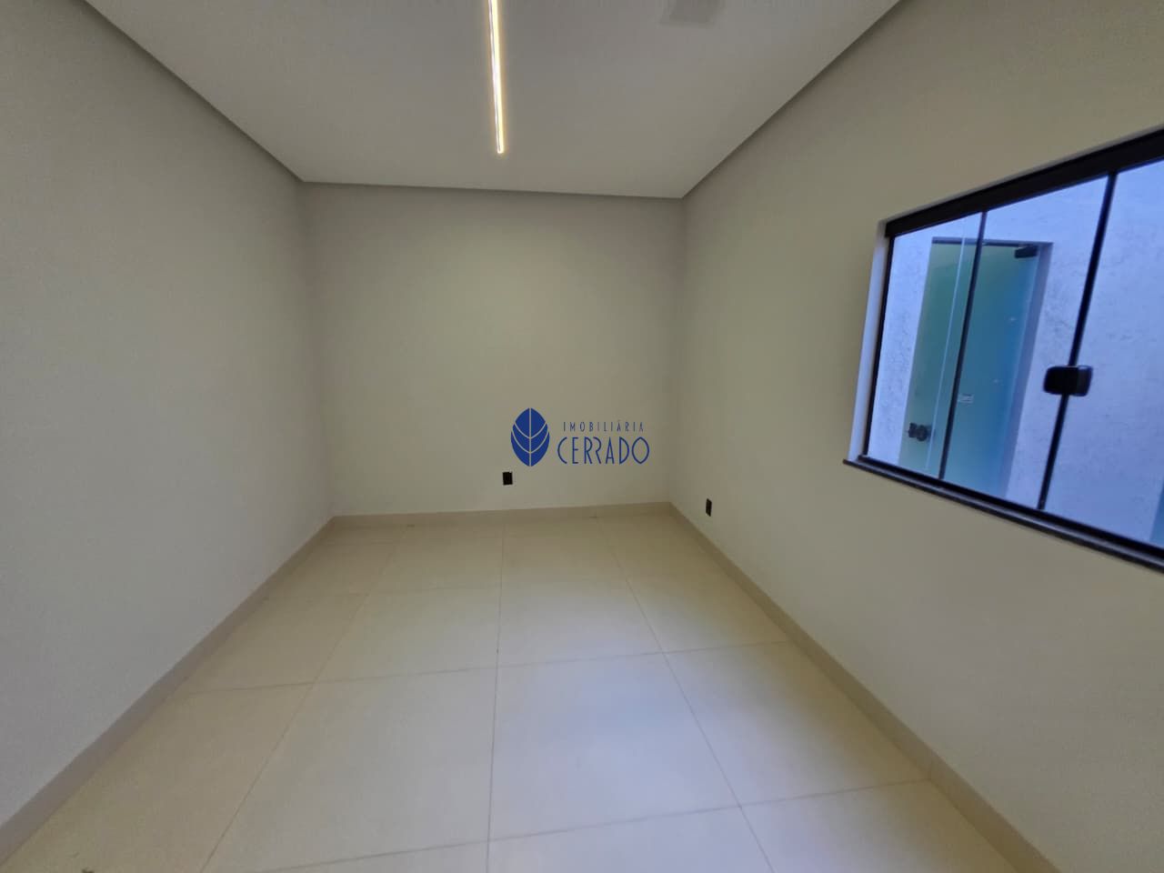 Casa moderna de alto padrão à venda no jardim itália – anápo