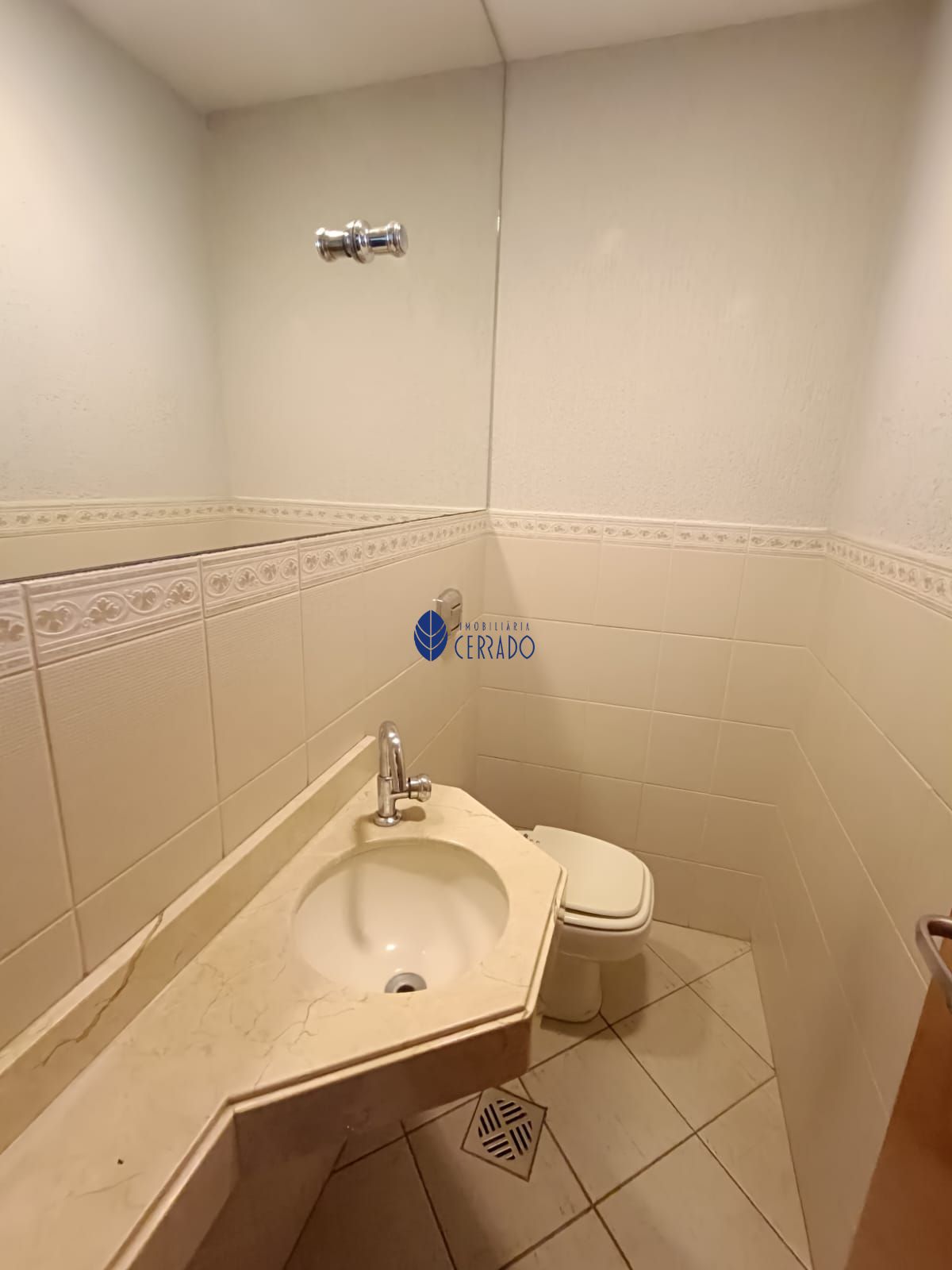 Apartamento para alugar com 4 quartos, 189m² - Foto 11