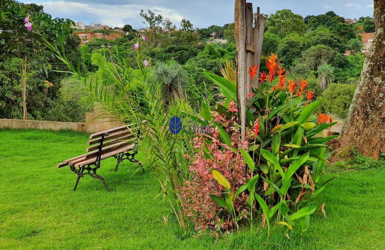 Fazenda/sítio/chácara/haras com 3 Dormitórios à venda, 220 m² por R$ 1.250.000,00