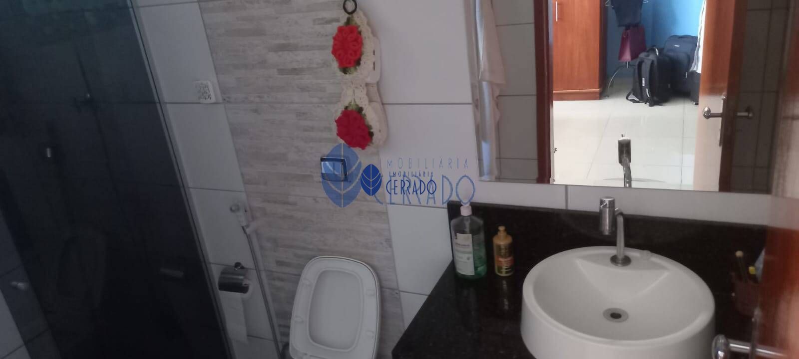 Casa à venda com 4 quartos, 200m² - Foto 15
