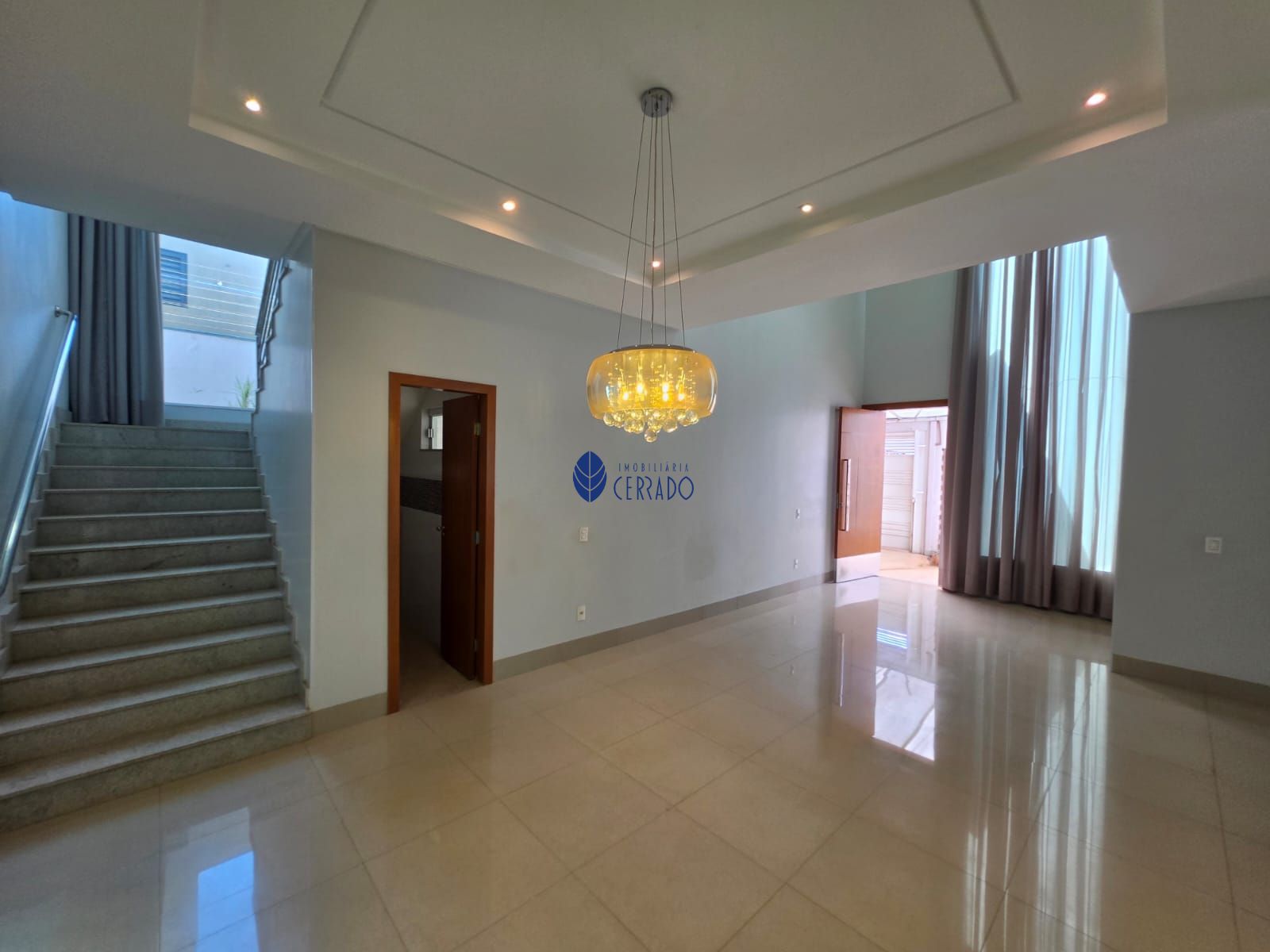 Casa, 4 quartos, 302 m² - Foto 1