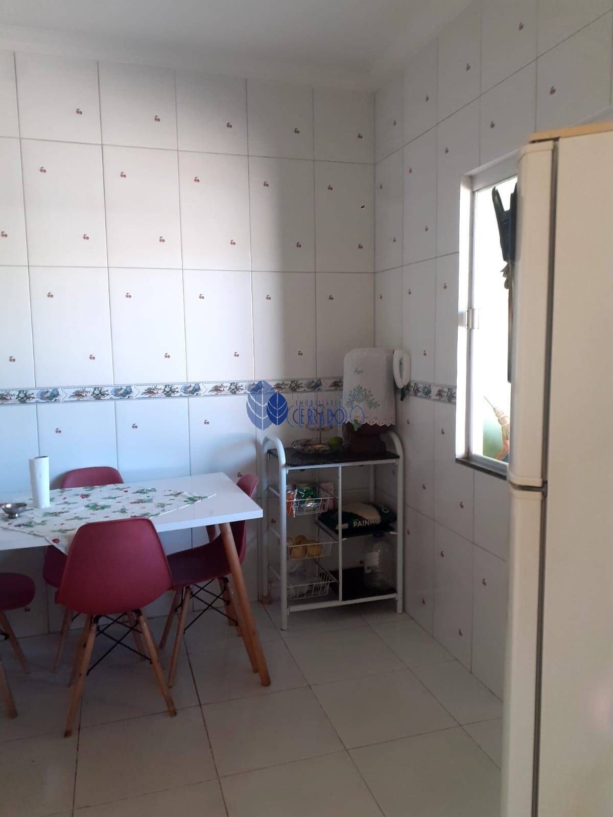 Casa à venda com 2 quartos, 100m² - Foto 8