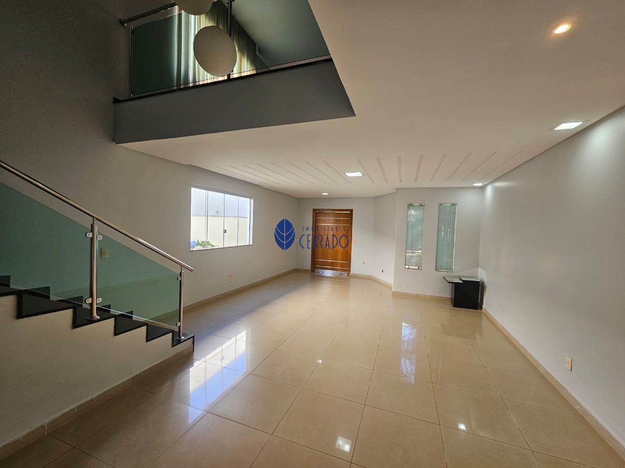 Casa à venda com 7 quartos, 388m² - Foto 3