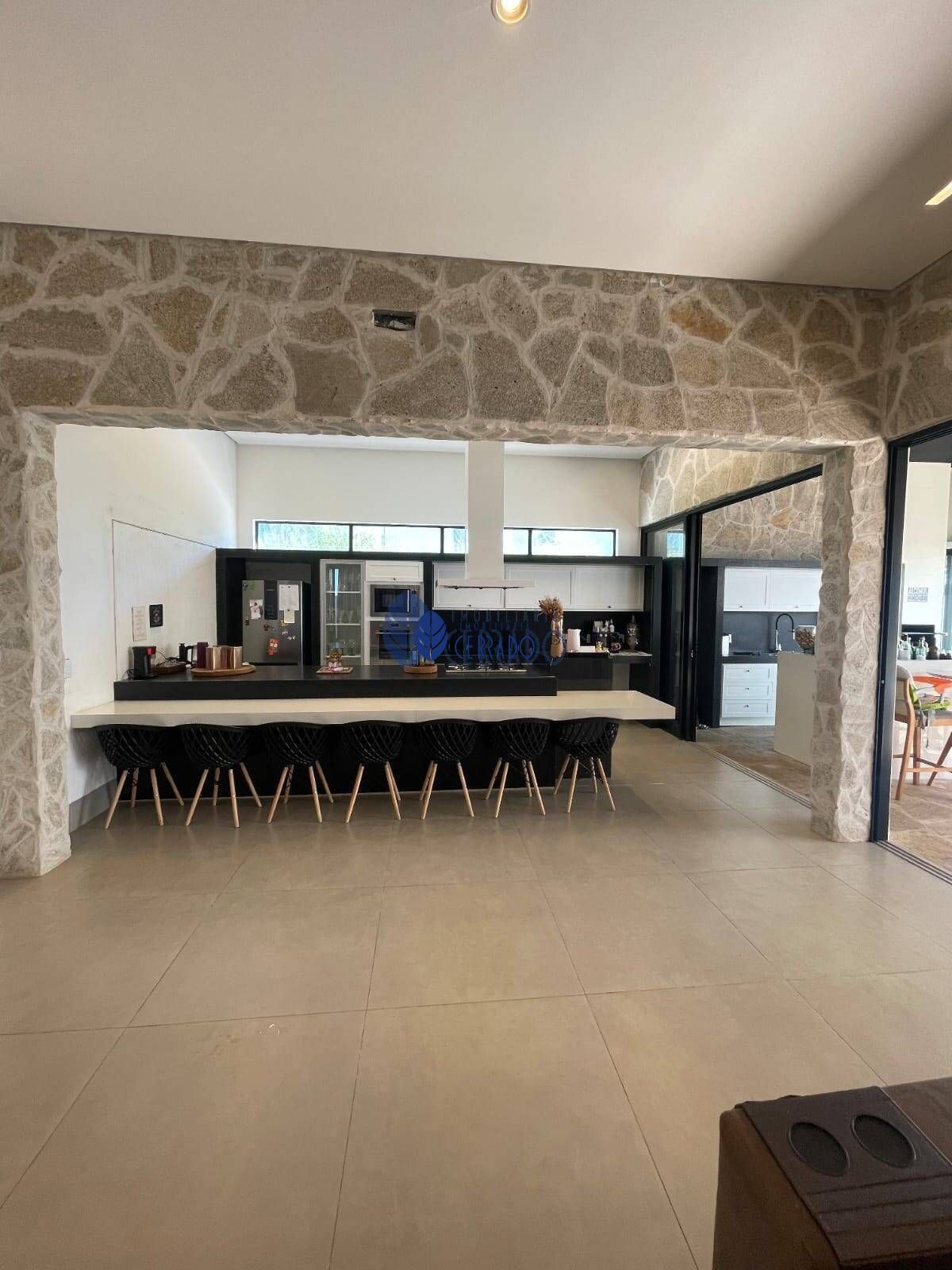 Casa em condomínio com 3 Dormitórios à venda, 250 m² por R$ 1.980.000,00