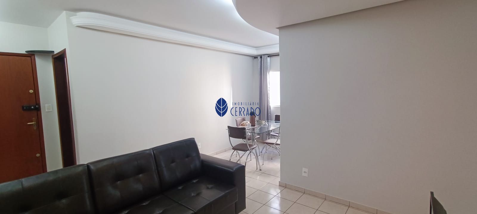 Apartamento à venda com 2 quartos, 67m² - Foto 2