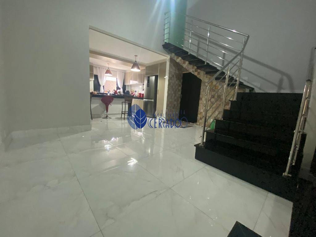 Casa com 4 Dormitórios à venda, 350 m² por R$ 850.000,00