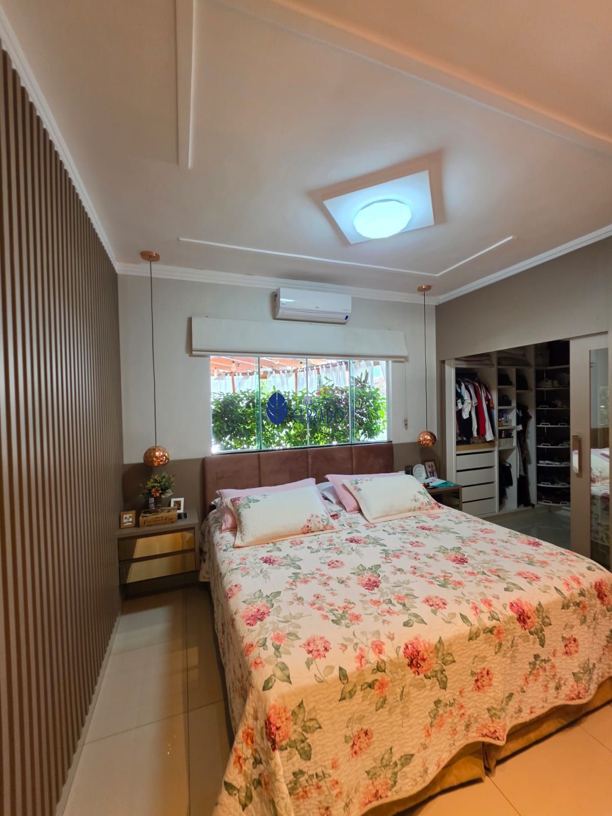 Casa de alto padrão com 3 quartos, suíte e ambientes climati