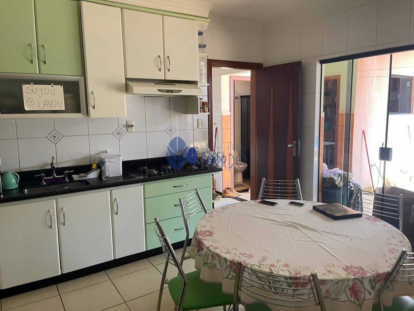 Sobrado com 3 Dormitórios à venda, 340 m² por R$ 950.000,00