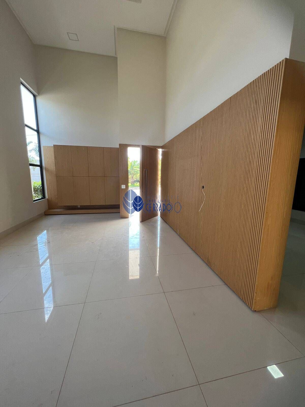 Casa à venda com 4 quartos, 245m² - Foto 3