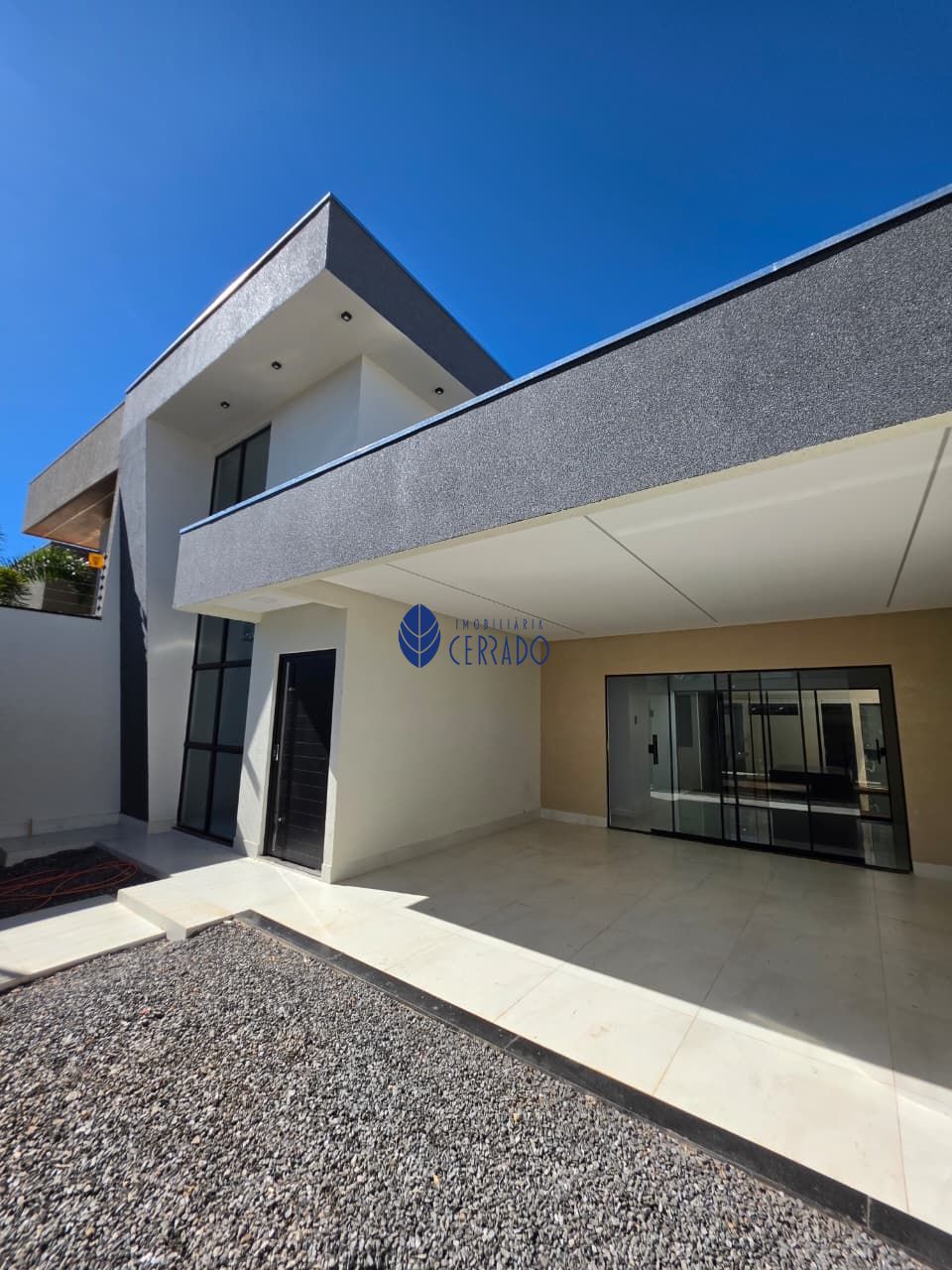 Casa à venda no bairro jardim itália – com piscina e área go