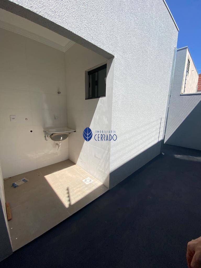 Casa à venda com 3 quartos, 98m² - Foto 12