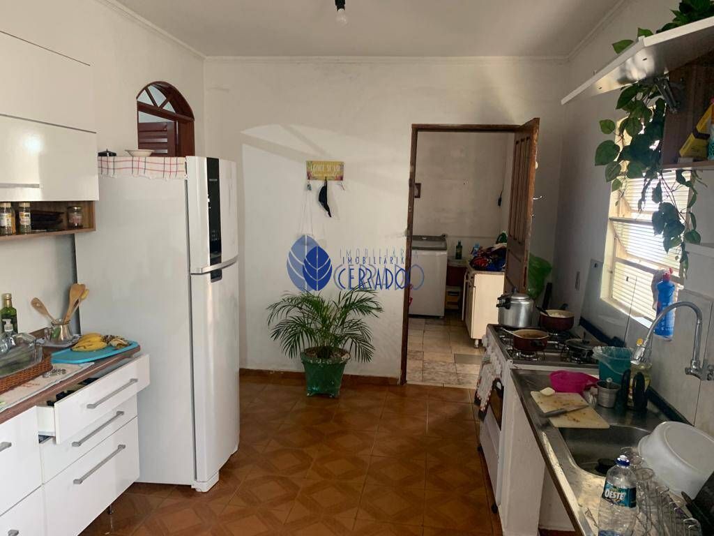 Prédio Inteiro de 244m² no bairro Vila Jayara, em Anápolis | Eu Corretor