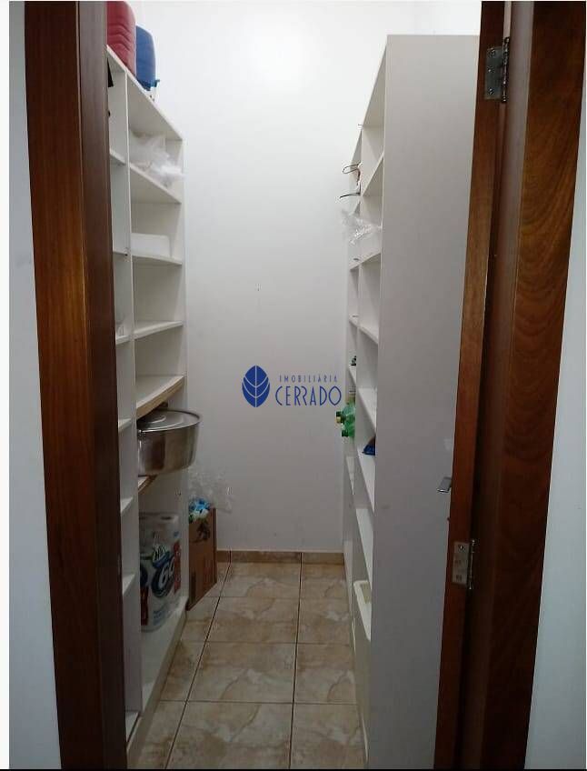 Casa à venda com 4 quartos, 480m² - Foto 21
