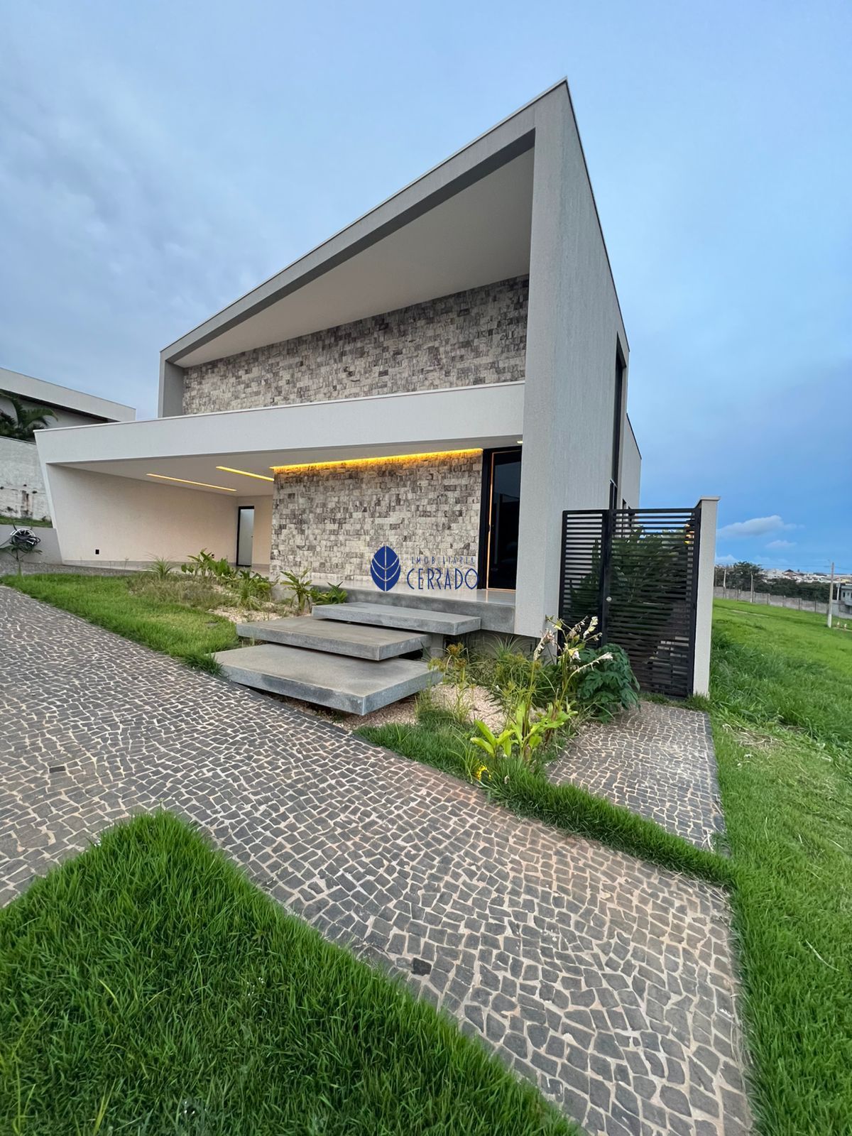 Casa de Condomínio de 3 quartos, 420m² no bairro Boa Vista, em Anápolis | Eu Corretor