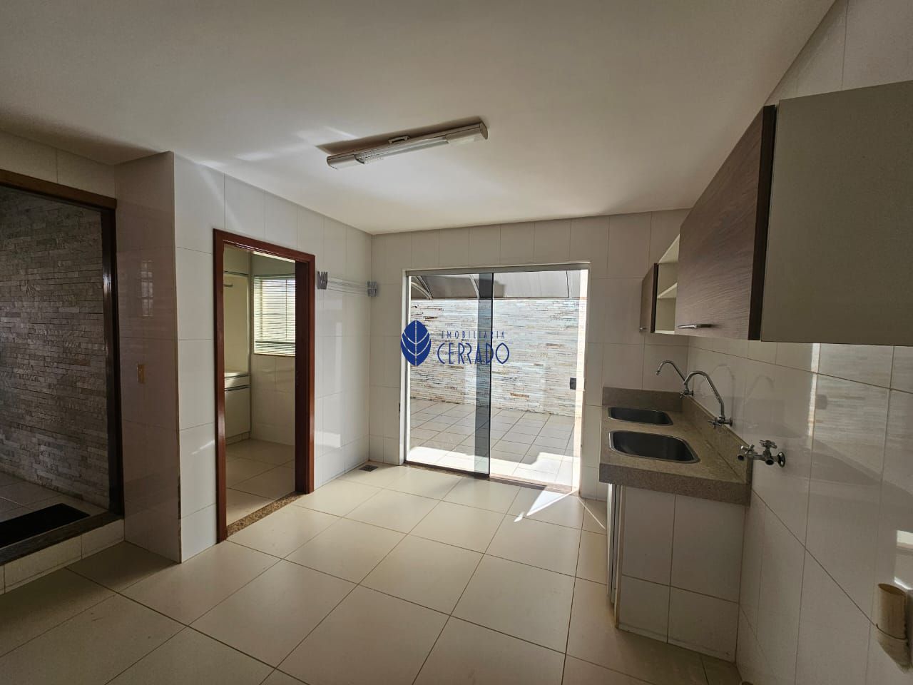 Casa à venda com 7 quartos, 388m² - Foto 12