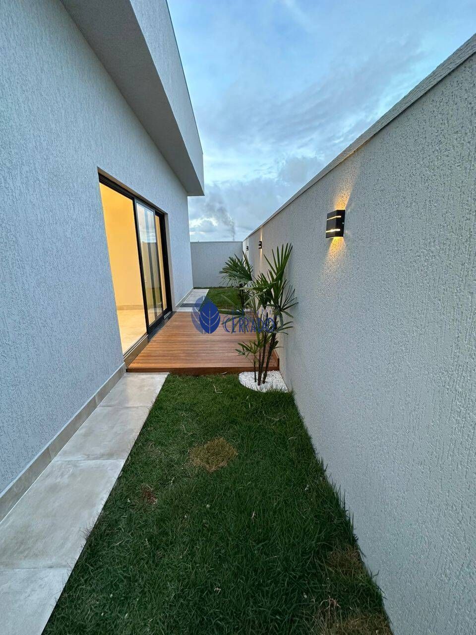 Casa de Condomínio à venda com 3 quartos, 208m² - Foto 4