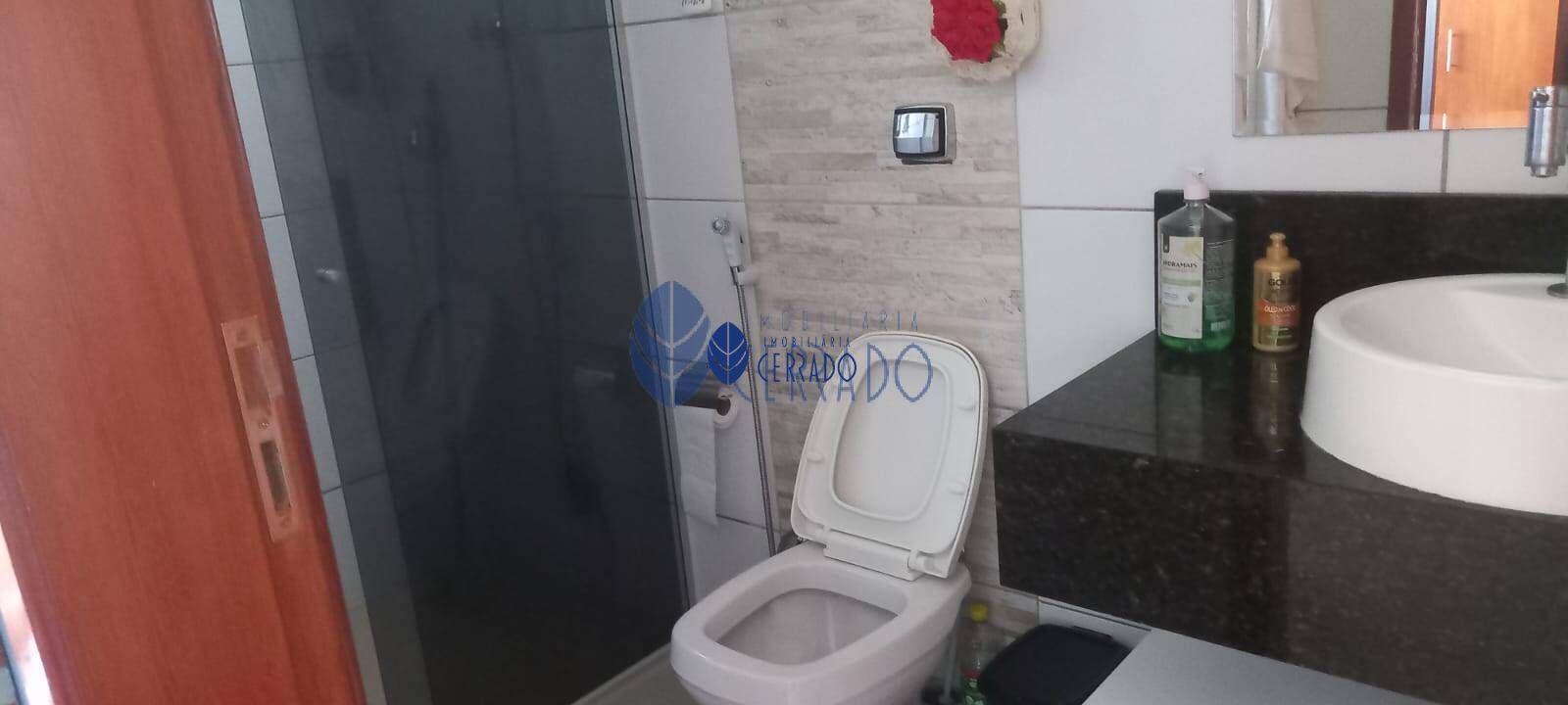 Casa à venda com 4 quartos, 200m² - Foto 16