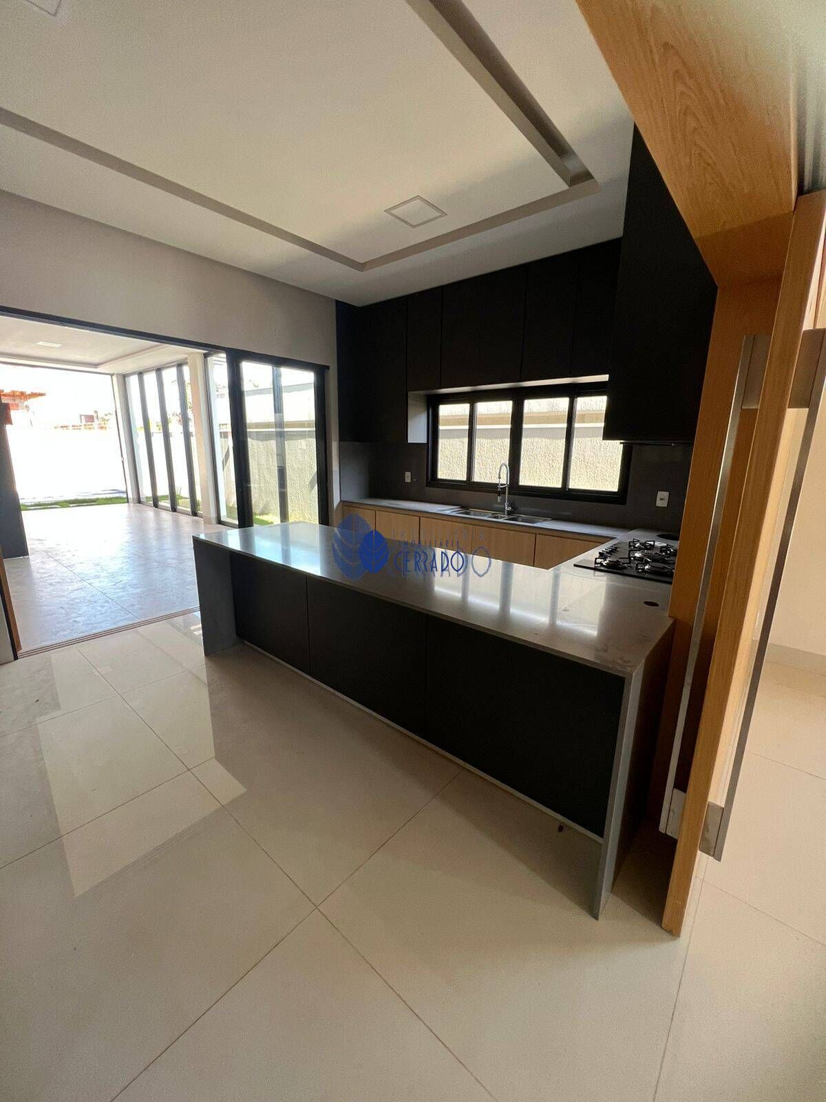 Casa à venda com 4 quartos, 245m² - Foto 6