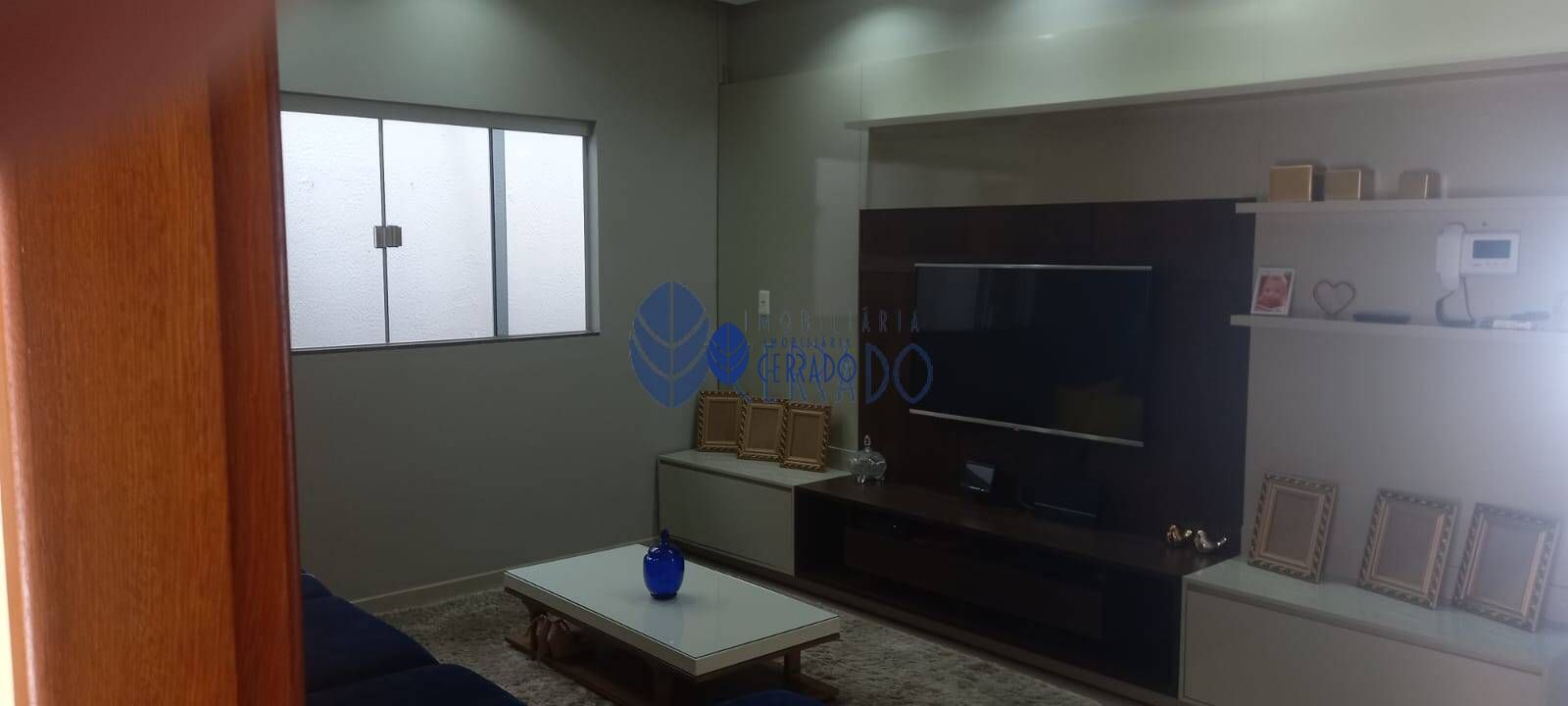 Casa à venda com 4 quartos, 200m² - Foto 4