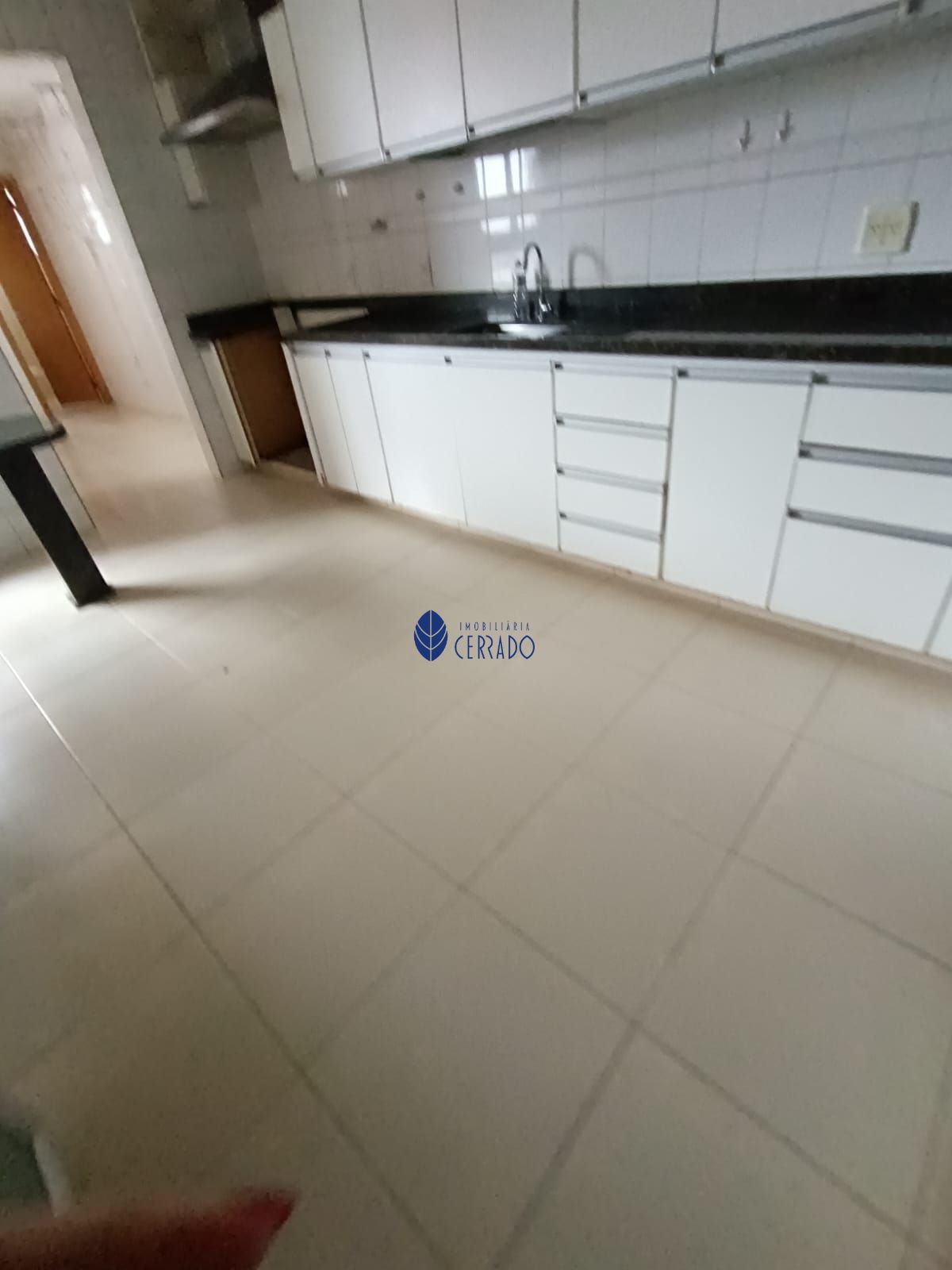 Apartamento para alugar com 4 quartos, 189m² - Foto 7