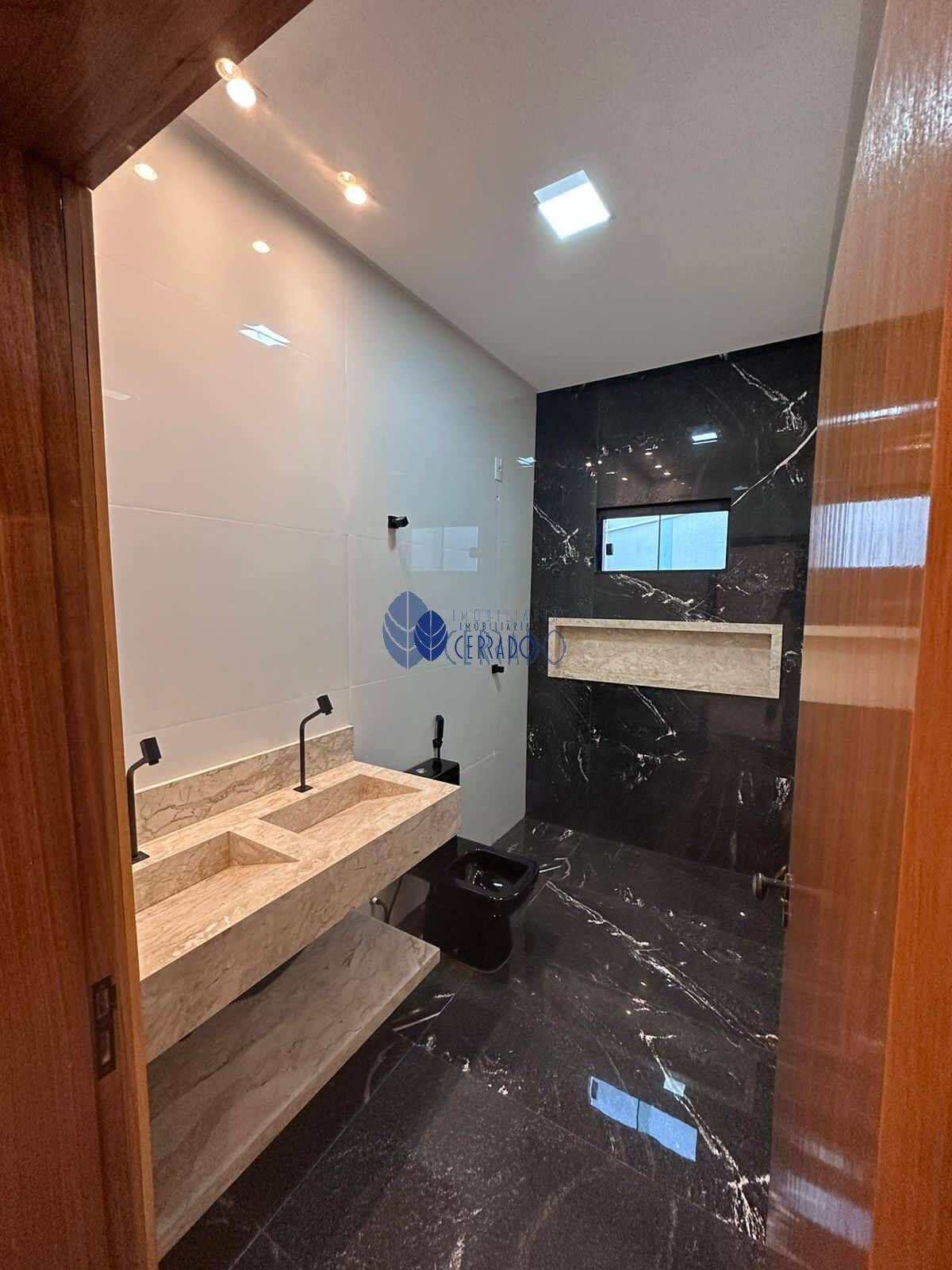 Casa com 3 Dormitórios à venda, 186 m² por R$ 800.000,00