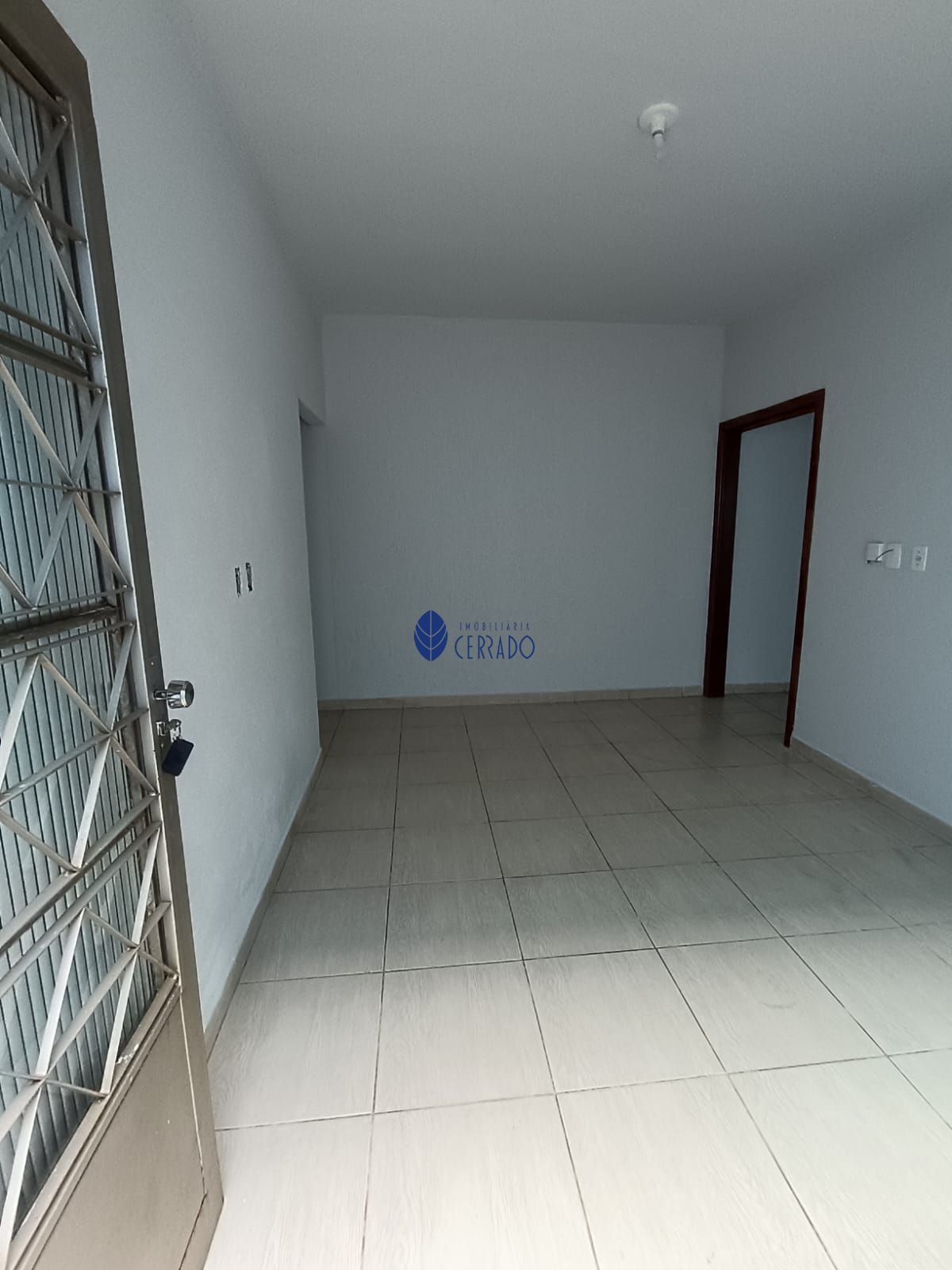 Casa para alugar com 2 quartos, 100m² - Foto 2