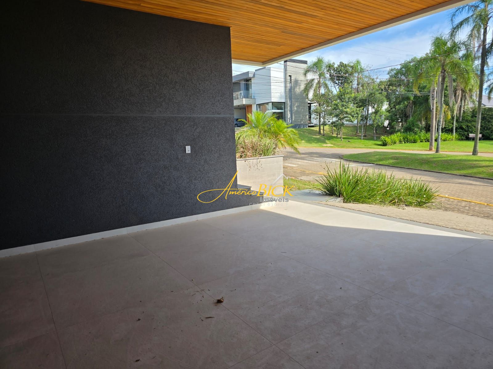 Casa à venda com 3 quartos, 228m² - Foto 5