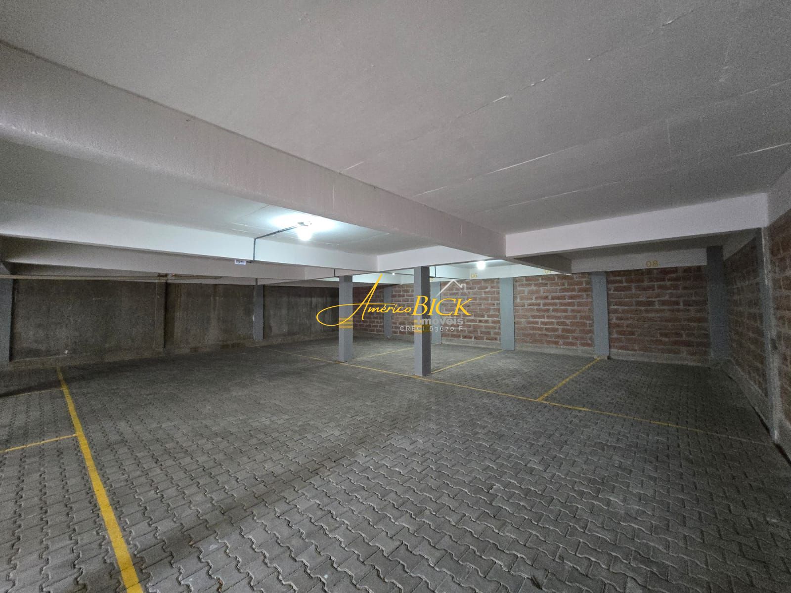 img130977004