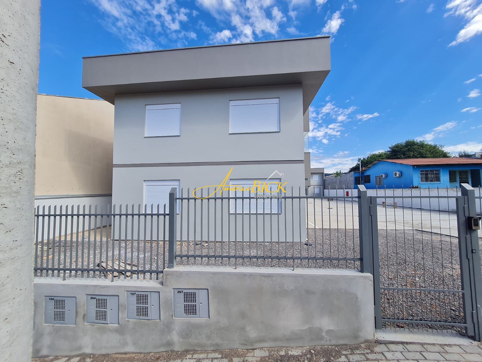 Apartamento à venda com 2 quartos, 62m² - Foto 1