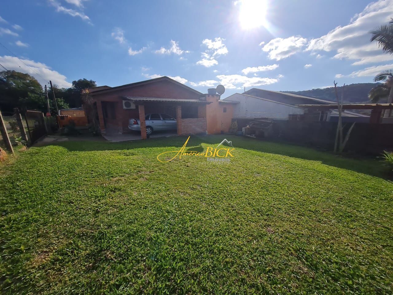 Casa à venda com 2 quartos, 140m² - Foto 2