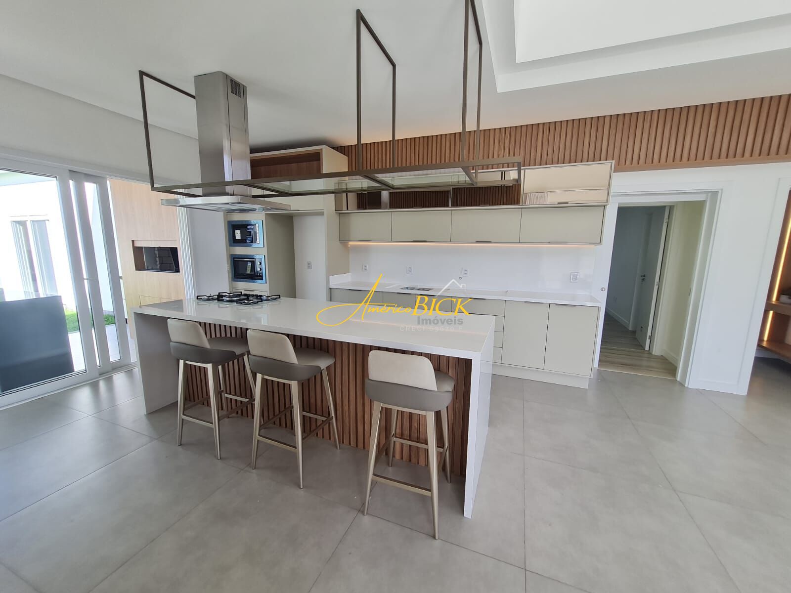 Casa à venda com 3 quartos, 227m² - Foto 8