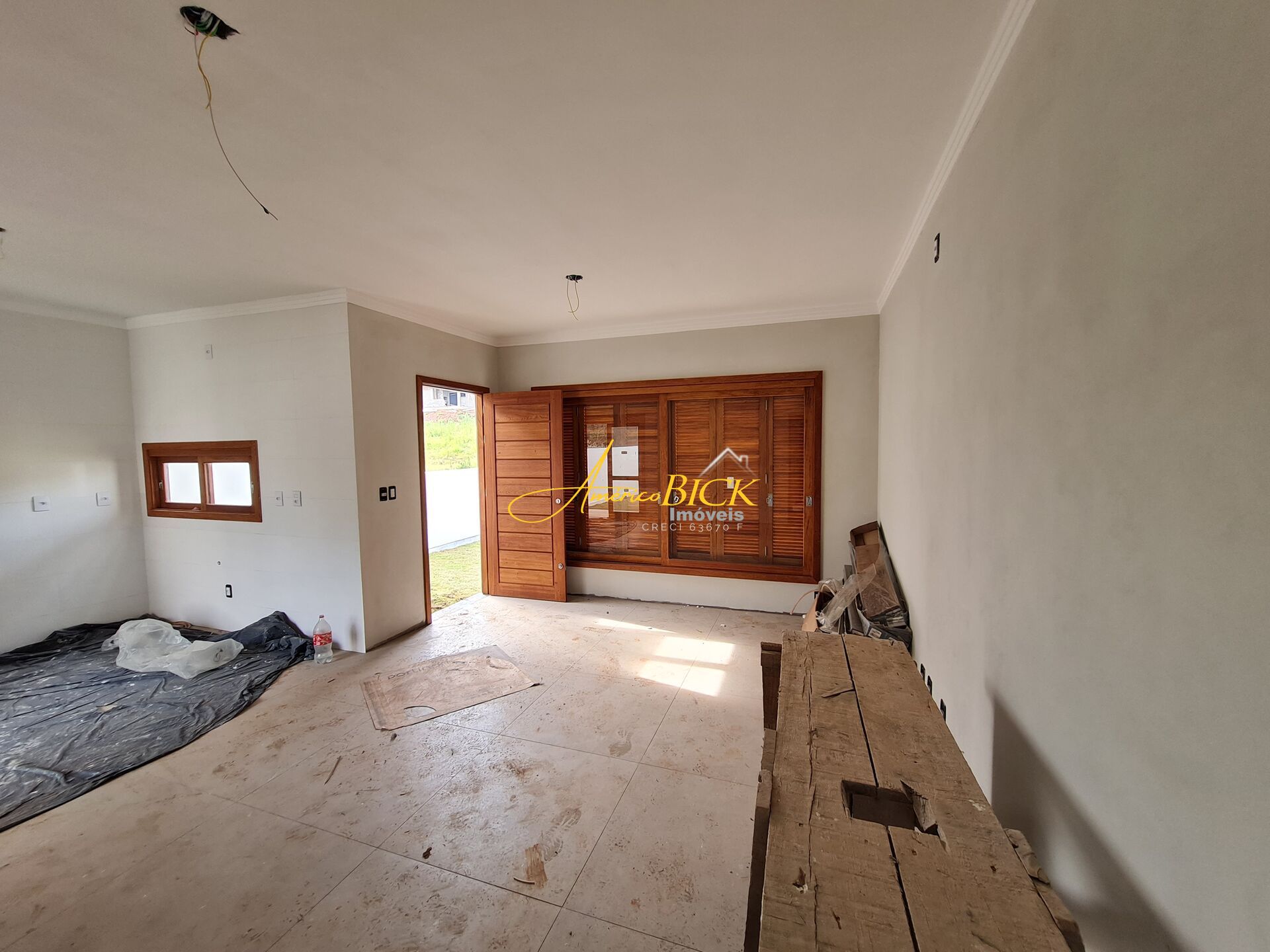Casa à venda com 2 quartos, 71m² - Foto 5